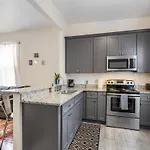 3 Bb Urban Oasis W Private Parking &Amazing Patio
